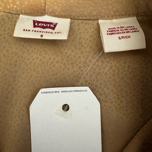 NWT Levi’s gold blouse - Picture 2 of 4